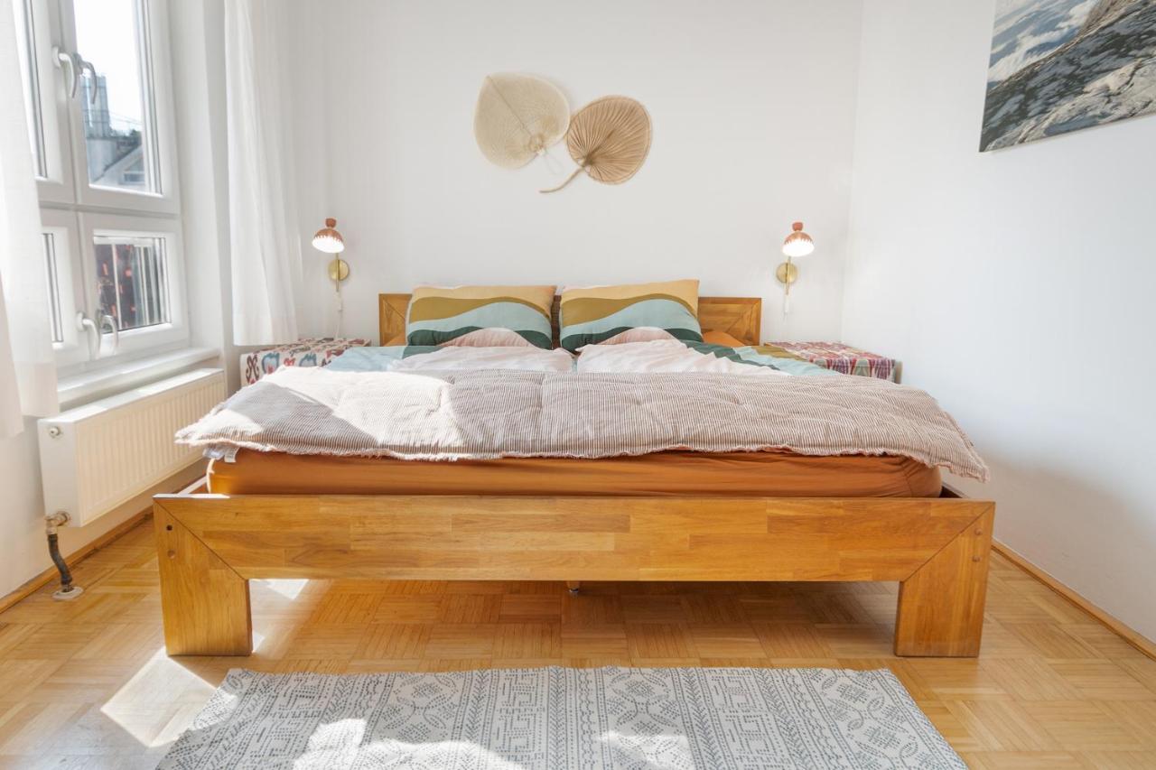 - Balkon - Workspace - Waschmaschine - U2 & U4 Appartement *