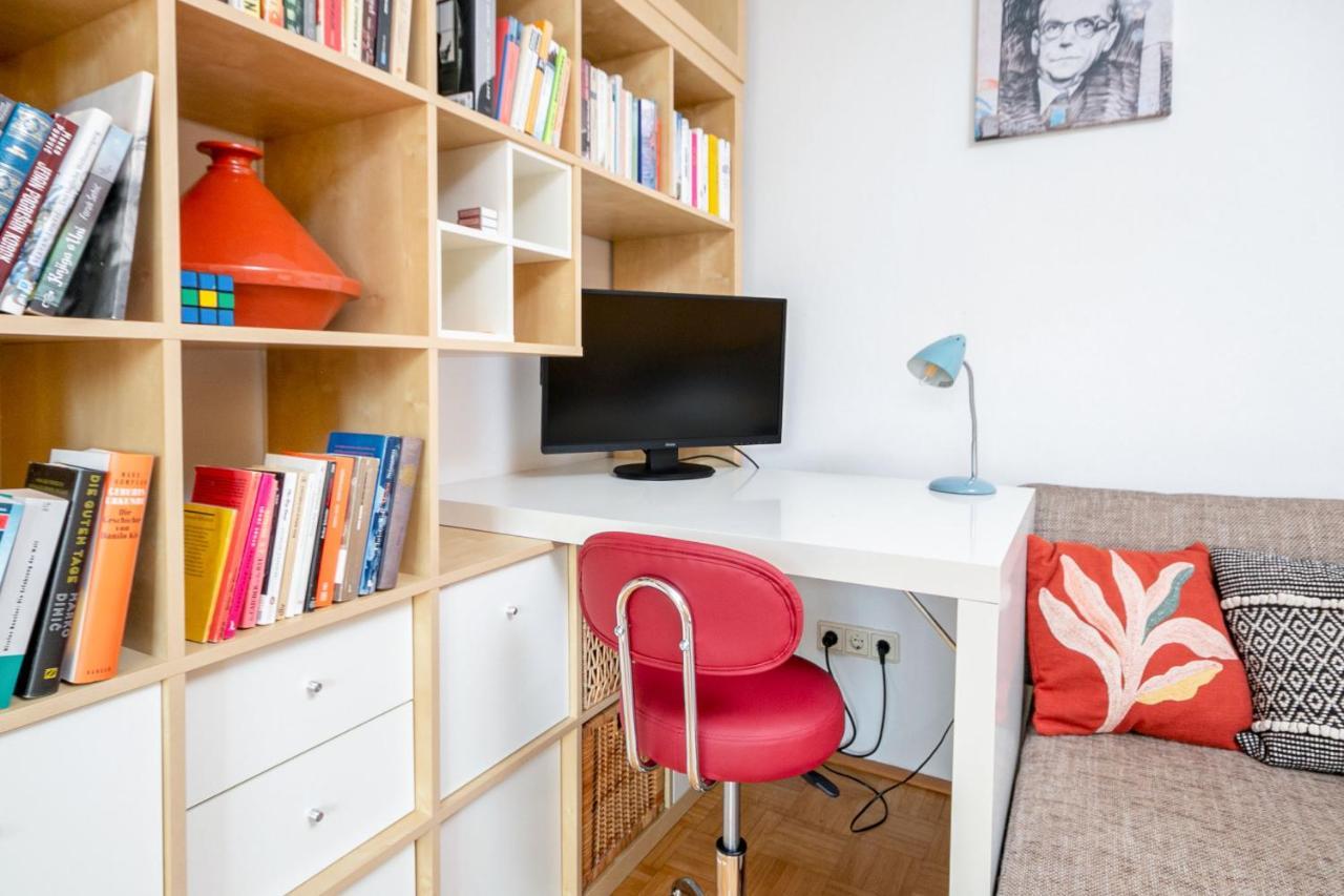 - Balkon - Workspace - Waschmaschine - U2 & U4 Appartement Wenen